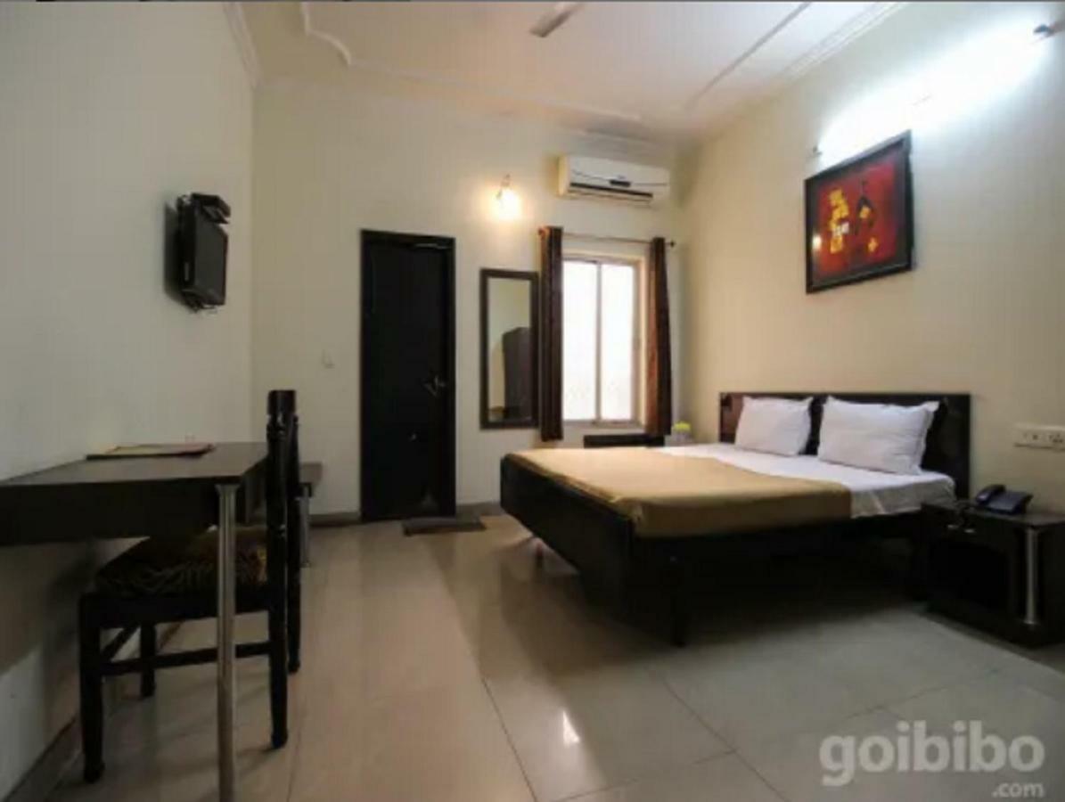 Hotel Utsav Dehradun Esterno foto