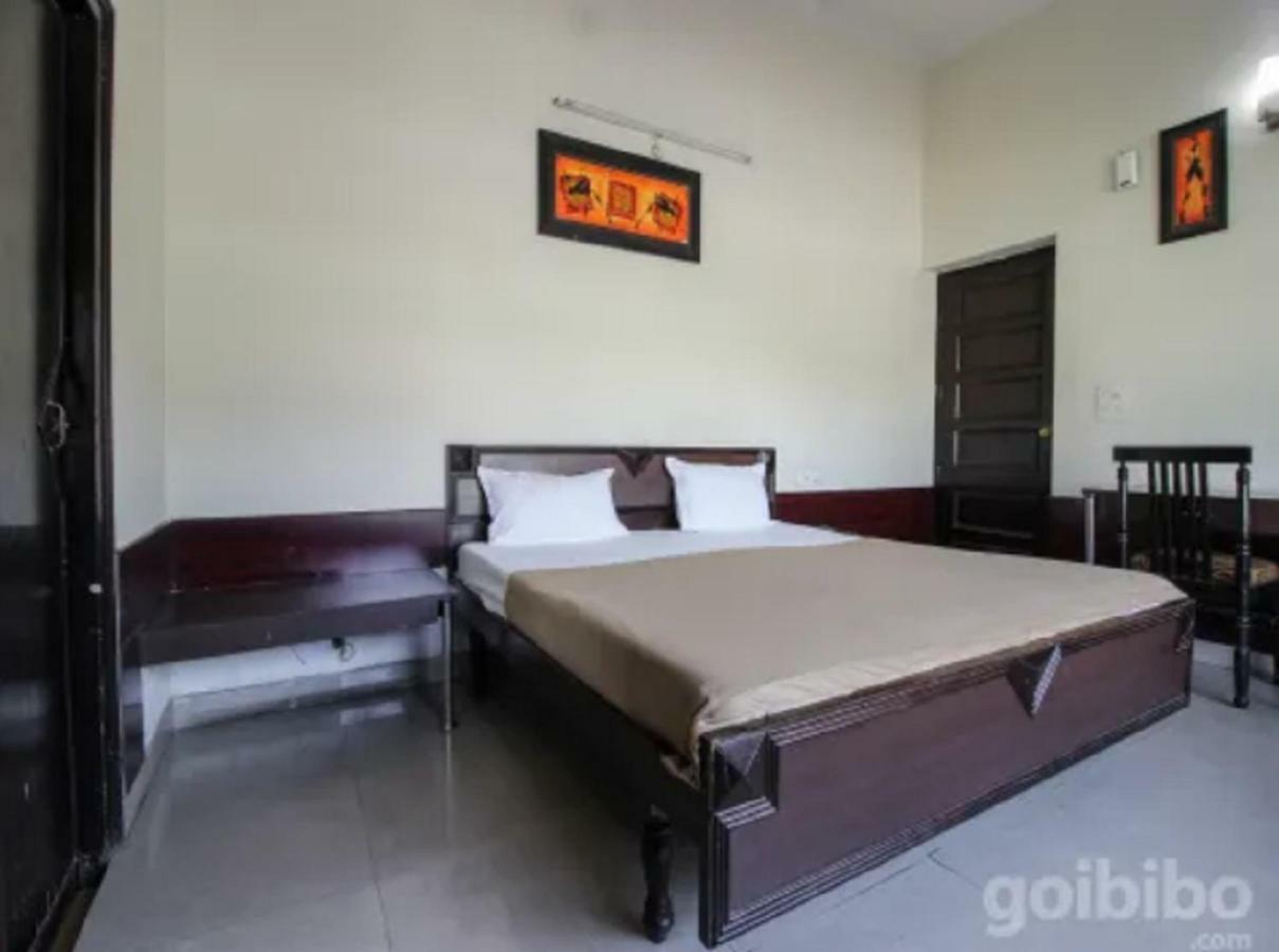 Hotel Utsav Dehradun Esterno foto