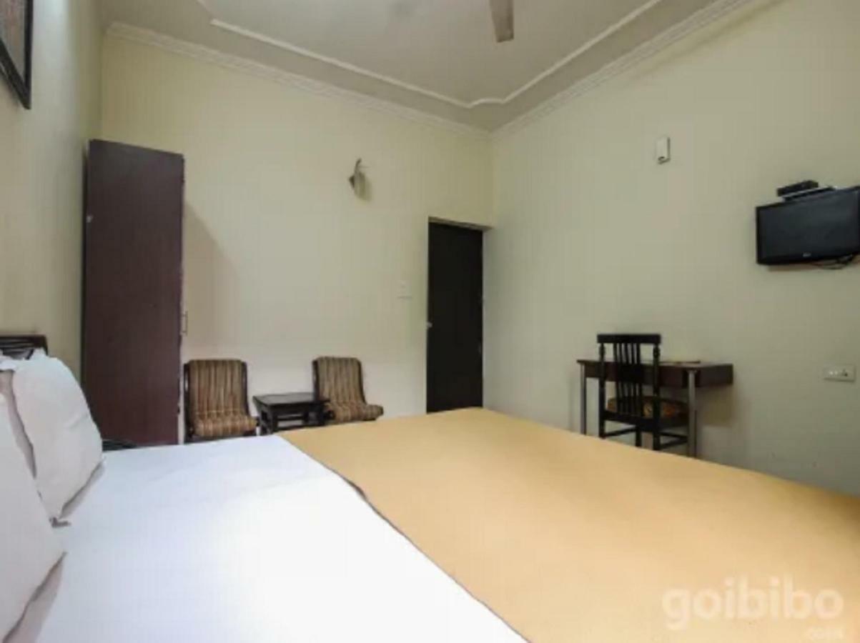 Hotel Utsav Dehradun Esterno foto