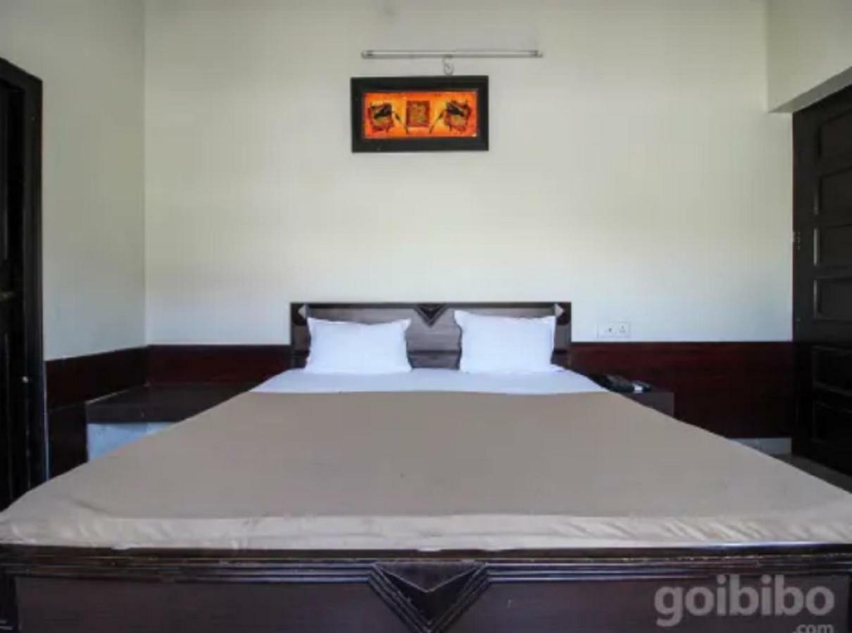 Hotel Utsav Dehradun Esterno foto
